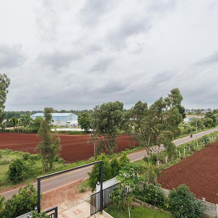 Celestial Sapphire Villa Pvt Pool Veg Food 4Bhk Dod Ballāpur Exteriör bild