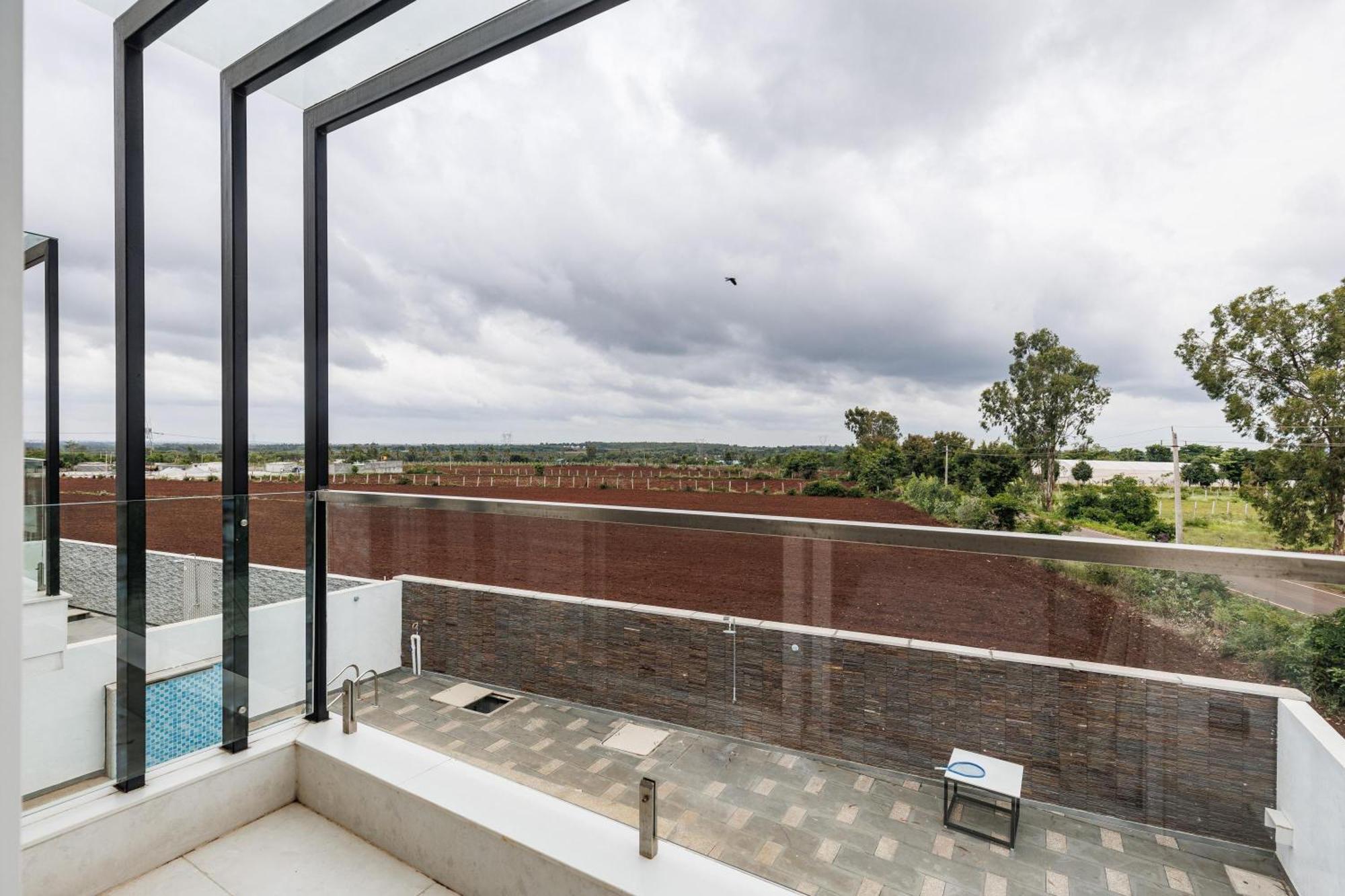 Celestial Sapphire Villa Pvt Pool Veg Food 4Bhk Dod Ballāpur Exteriör bild
