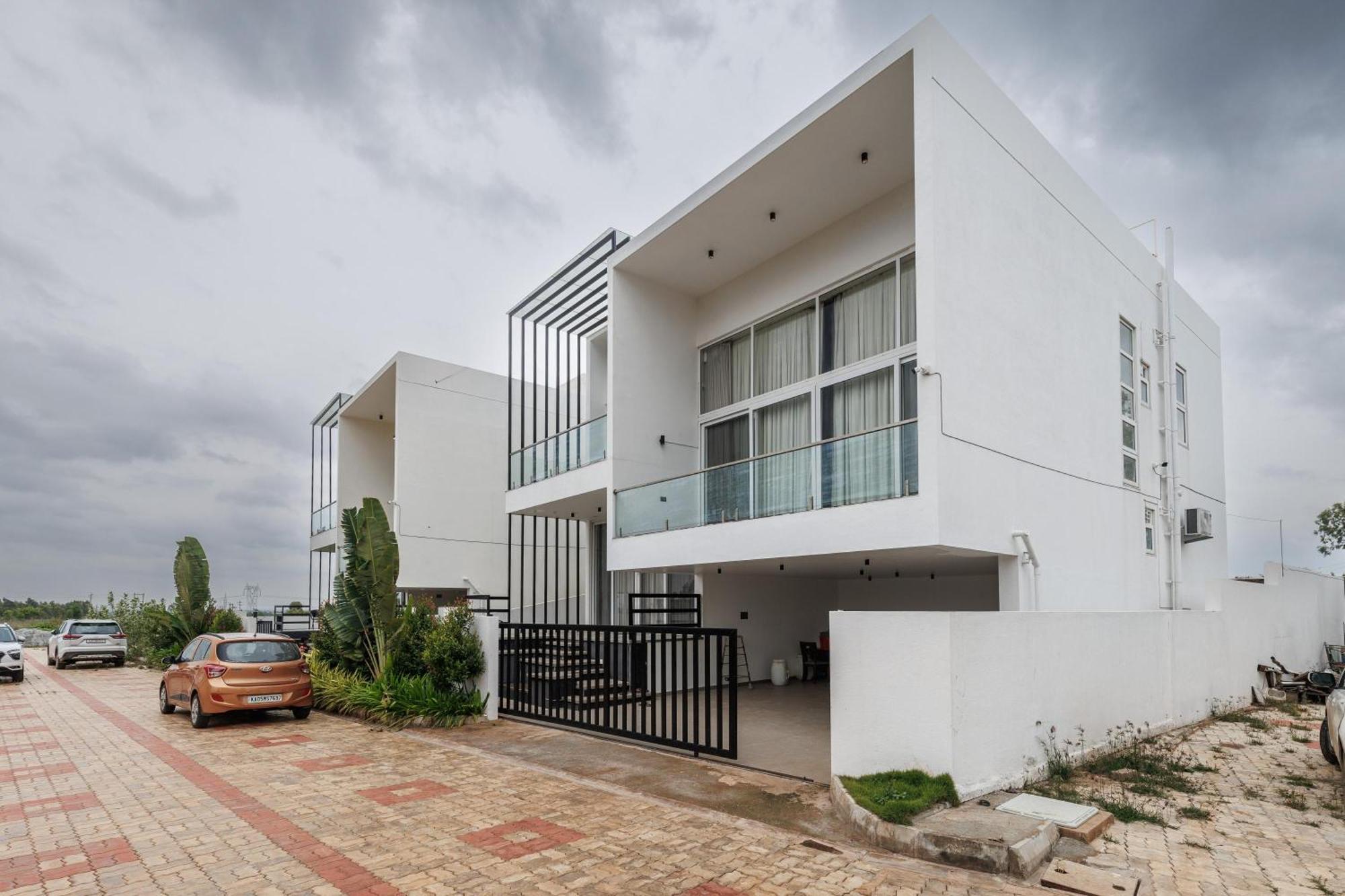 Celestial Sapphire Villa Pvt Pool Veg Food 4Bhk Dod Ballāpur Exteriör bild