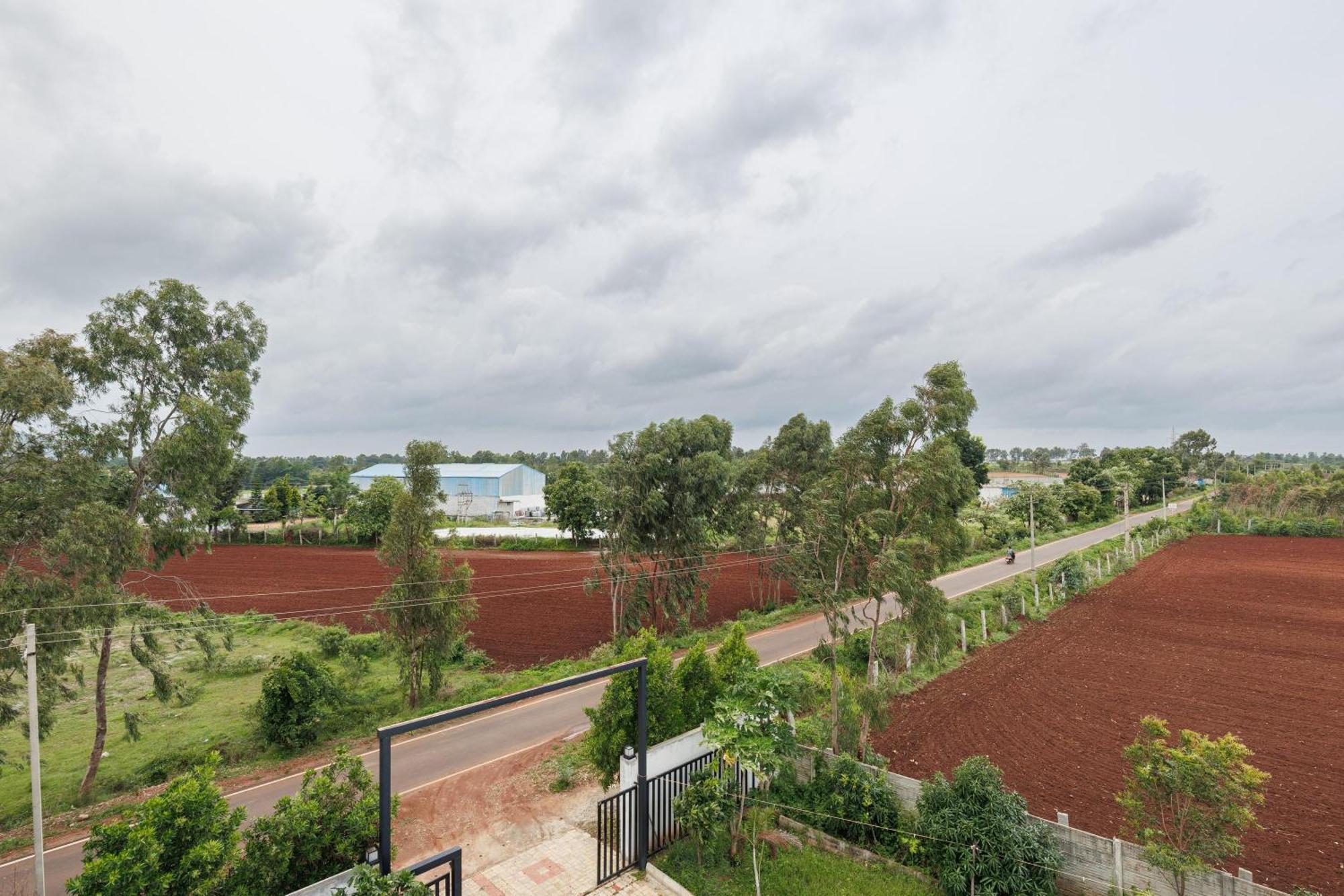 Celestial Sapphire Villa Pvt Pool Veg Food 4Bhk Dod Ballāpur Exteriör bild