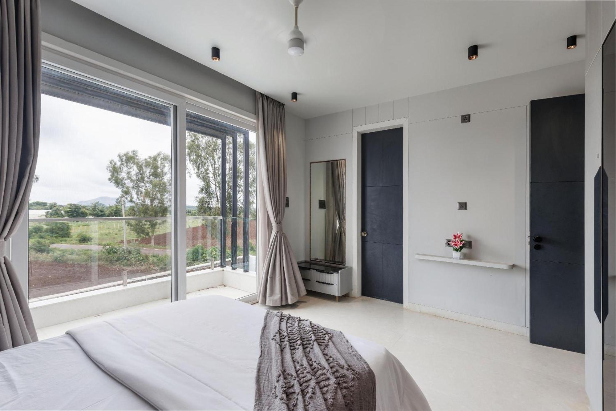 Celestial Sapphire Villa Pvt Pool Veg Food 4Bhk Dod Ballāpur Exteriör bild